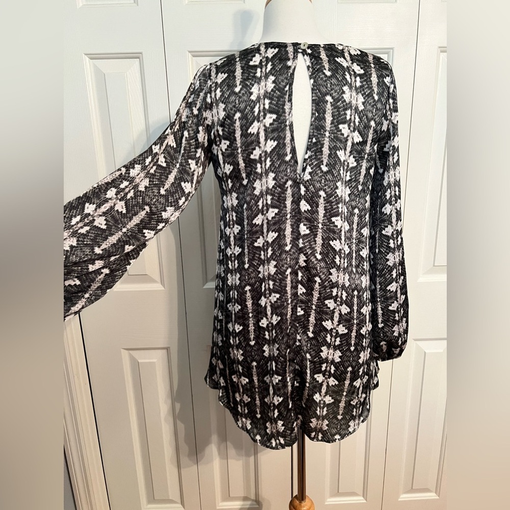 Gray Bell Sleeve Tunic - Picture 7 of 9